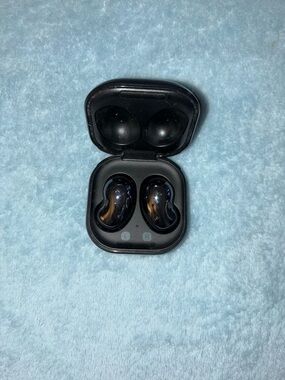 Samsung Galaxy Ear Buds Wireless Bean-Style with Charging Case - Black